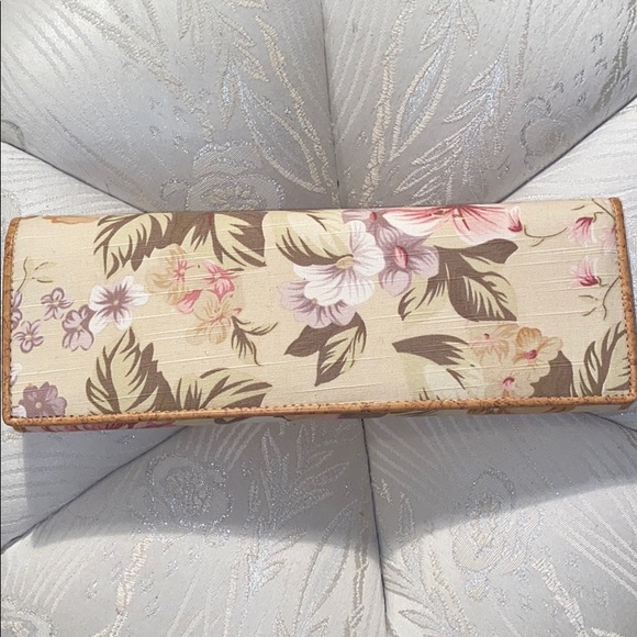 Beautiful floral Aldo clutch - Picture 7 of 7